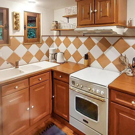 Holiday home Awesome In Sainte-opportune La Ma Sainte-Opportune-la-Mare