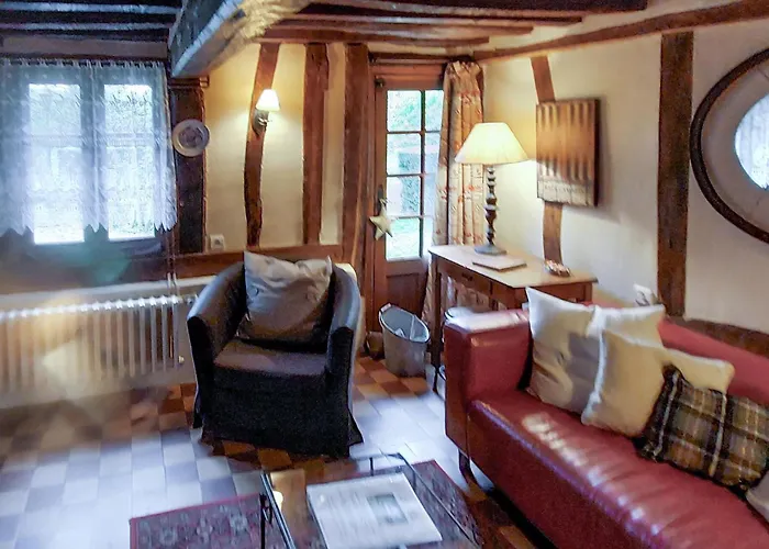 Holiday home Awesome In Sainte-opportune La Ma Sainte-Opportune-la-Mare